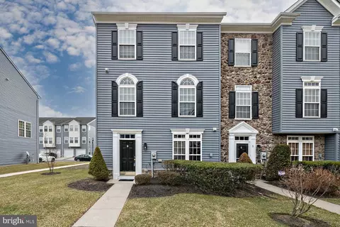 7 Swan Ct, Delran, NJ 08075