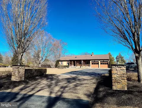 16 Old Red Lion Rd, Southampton, NJ 08088