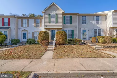 18 Parliament Dr, Mount Holly, NJ 08060