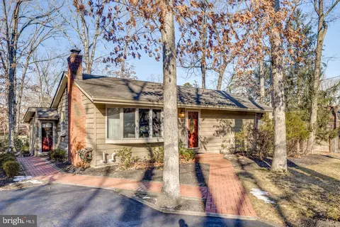 7 Forest Ave, Medford, NJ 08055