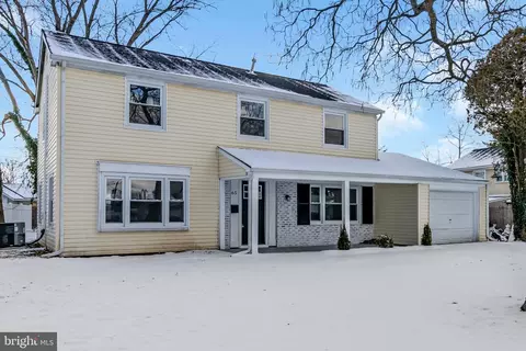 65 Barrington Ln, Willingboro, NJ 08046