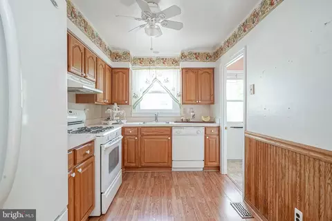 Kitchen - 24 Birch Ave, Maple Shade, NJ 08052 photo 2 of 3