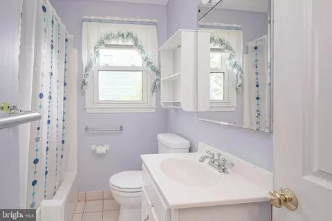 Bath - 24 Birch Ave, Maple Shade, NJ 08052 photo 2 of 3