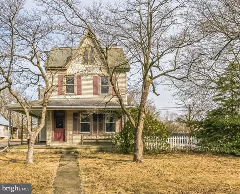 21 Hartford Rd, Mount Laurel, NJ 08054