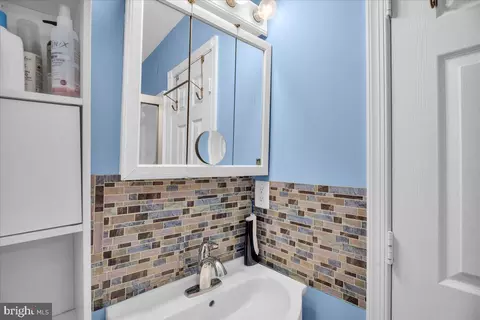 Bath - 361 Juniper St, Marlton, NJ 08053 photo 3 of 3