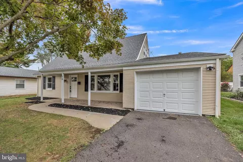 16 Gainscott Ln, Willingboro, NJ 08046
