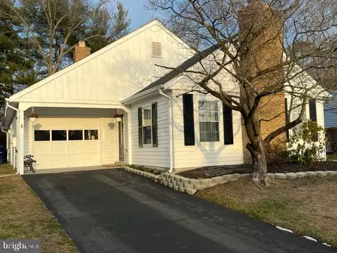 8 Andover Ct, Southampton, NJ 08088