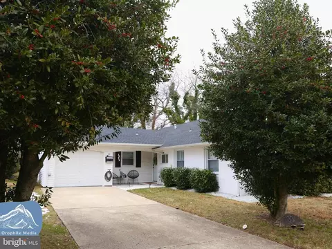 33 Marshal Ln, Willingboro, NJ 08046