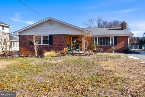 420 Station Rd, Roebling, NJ 08554