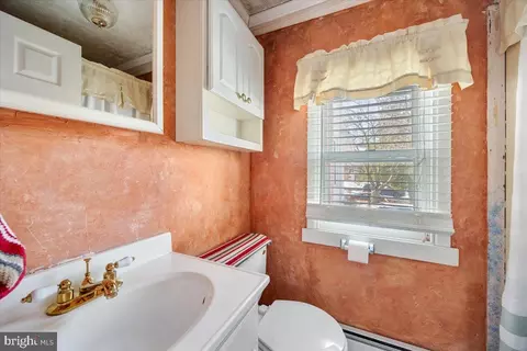 Bath - 222 Hazel Ave, Delanco, NJ 08075 photo 1 of 5