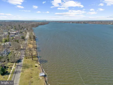 View/Area - 222 Hazel Ave, Delanco, NJ 08075 photo 6 of 14