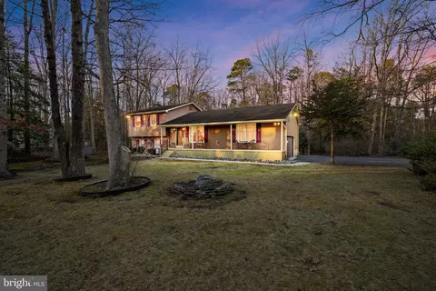 16 Wheatsheaf Rd, Shamong, NJ 08088