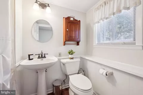 Bath - 1 Stevens Dr, Delran, NJ 08075 photo 1 of 3