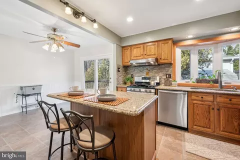 Kitchen - 1 Stevens Dr, Delran, NJ 08075 photo 3 of 4