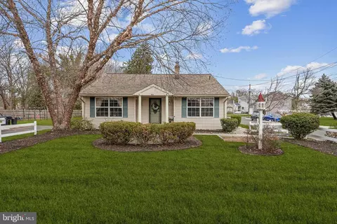 455 N Church St, Moorestown, NJ 08057