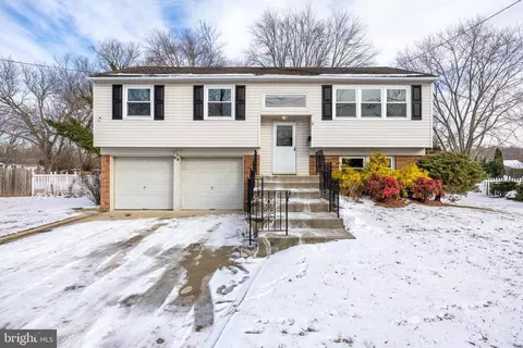 58 Radnor Blvd, Marlton, NJ 08053
