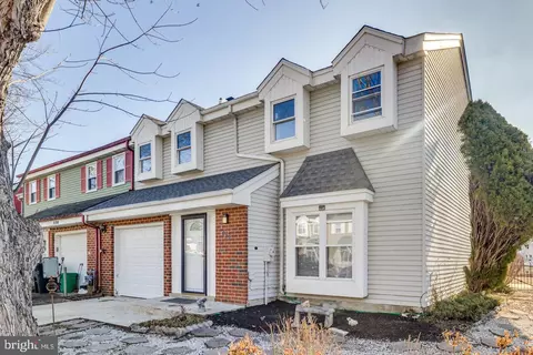 122 Malvern Ct, Mount Laurel, NJ 08054