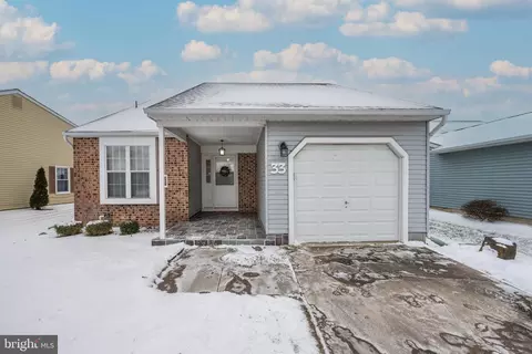 33 Bastian Dr, Mount Laurel, NJ 08054