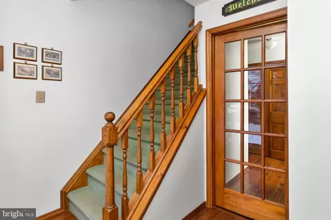 Entry Way - 9 Patty Dr, Wrightstown, NJ 08562 photo 2 of 4