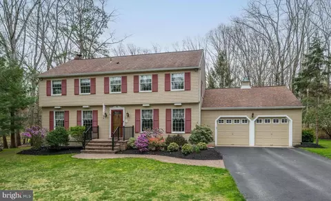 1 Strafford Ct, Medford, NJ 08055