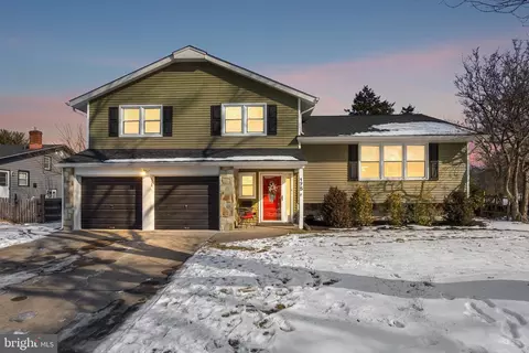 175 Ramblewood Pkwy, Mount Laurel, NJ 08054