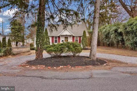 223 Frenchs Ave, Moorestown, NJ 08057