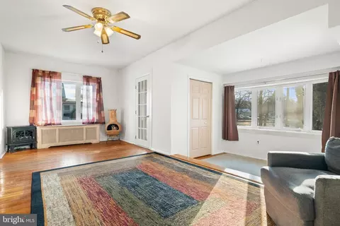 Living - 835 Cornell Ave, Maple Shade, NJ 08052 photo 3 of 3