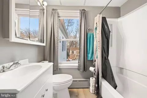 Bath - 835 Cornell Ave, Maple Shade, NJ 08052 photo 1 of 2