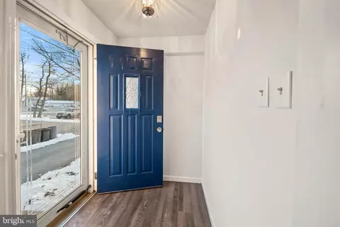 Entry Way - 835 Cornell Ave, Maple Shade, NJ 08052 photo 1 of 7