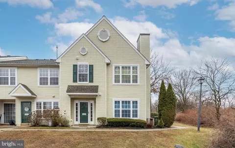 208 Quay Ct, Palmyra, NJ 08065
