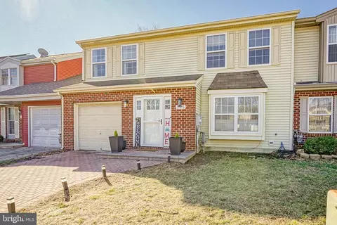 205 Carleton La, Mount Laurel, NJ 08054
