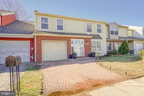Exterior - 205 Carleton La, Mount Laurel, NJ 08054 photo 2 of 3