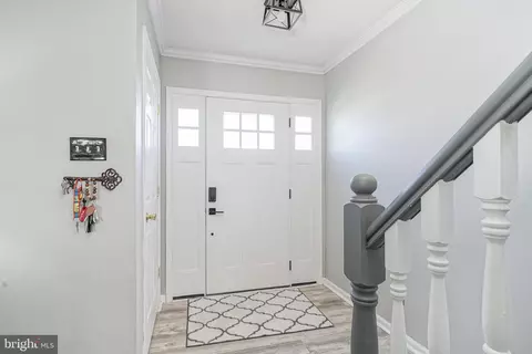 Entry Way - 205 Carleton La, Mount Laurel, NJ 08054 photo 1 of 8