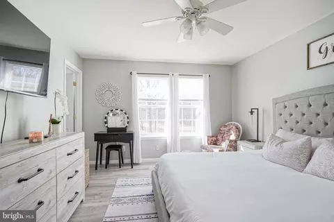 Bedroom - 205 Carleton La, Mount Laurel, NJ 08054 photo 5 of 7