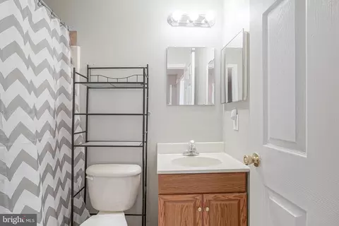 Bath - 205 Carleton La, Mount Laurel, NJ 08054 photo 2 of 3