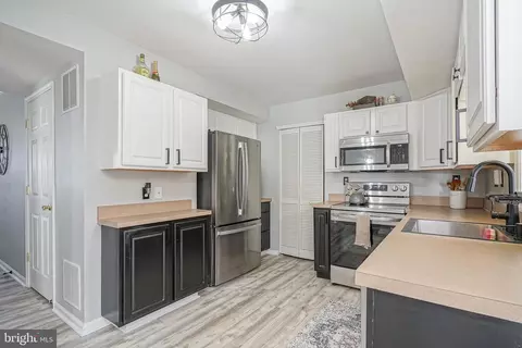 Kitchen - 205 Carleton La, Mount Laurel, NJ 08054 photo 2 of 2