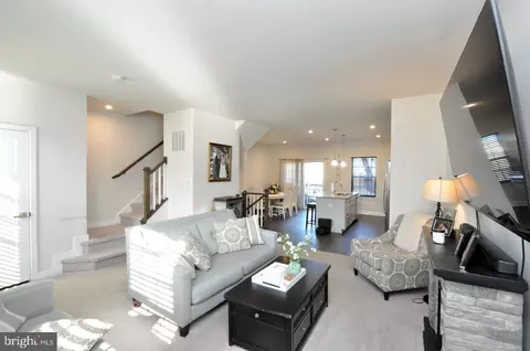 195 Nathan Dr, Riverton, NJ 08077