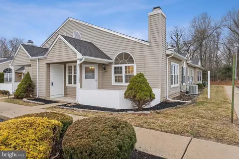 1205 Megans Ln, Burlington, NJ 08016