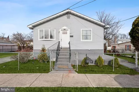 717 Bem St, Riverside, NJ 08075 photo 2