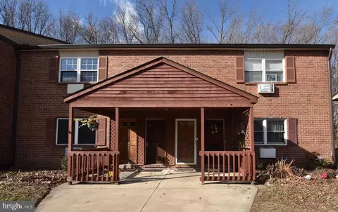 304 Garnet Dr, Burlington, NJ 08016