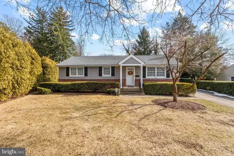 602 Windsor Pl, Moorestown, NJ 08057