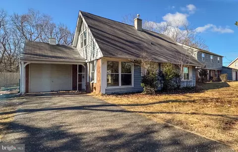 17 Bartlett Ln, Willingboro, NJ 08046