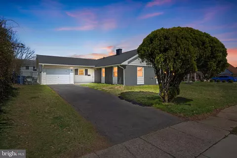 5 Melrose Ln, Willingboro, NJ 08046