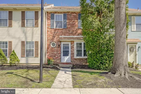 316 Gwynedd Ct, Mount Laurel, NJ 08054