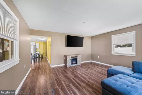 Living - 35 S Clinton Ave, Maple Shade, NJ 08052 photo 1 of 1
