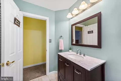 Bath - 35 S Clinton Ave, Maple Shade, NJ 08052 photo 2 of 2