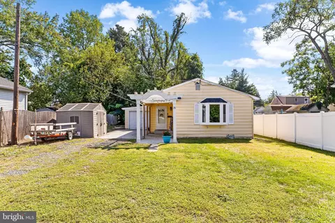 Exterior - 35 S Clinton Ave, Maple Shade, NJ 08052 photo 1 of 7