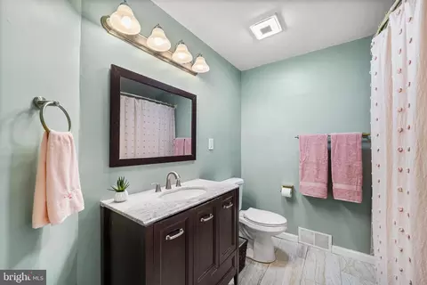 Bath - 35 S Clinton Ave, Maple Shade, NJ 08052 photo 1 of 2