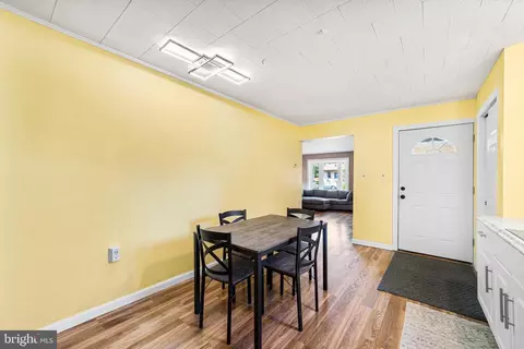 Entry Way - 35 S Clinton Ave, Maple Shade, NJ 08052 photo 3 of 3