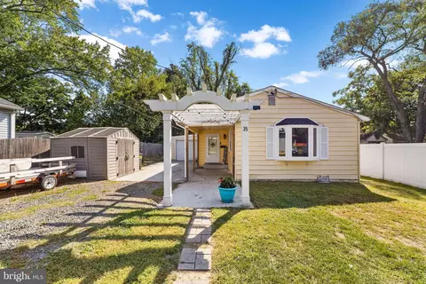 35 S Clinton Ave, Maple Shade, NJ 08052
